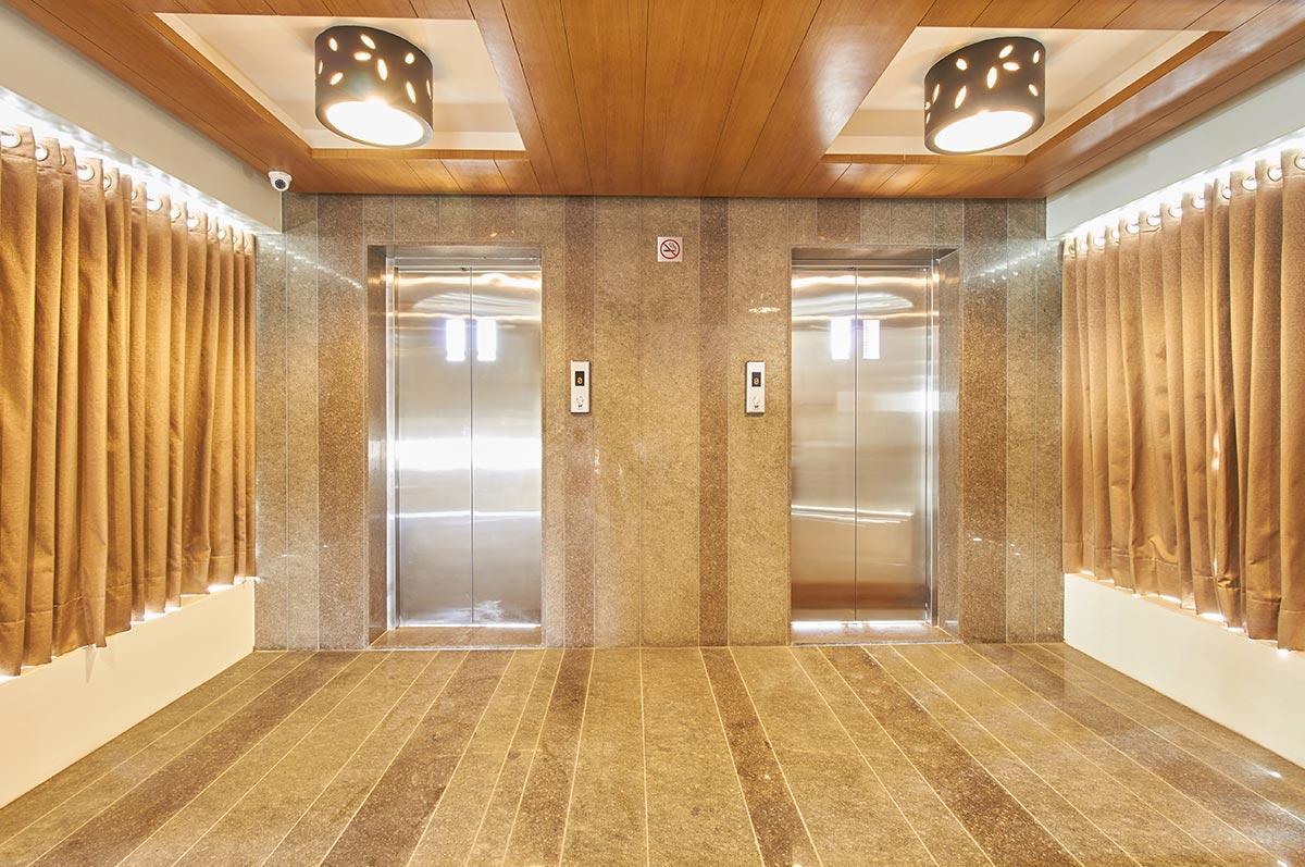 7 Wonders Hotel Gandhinagar Buitenkant foto