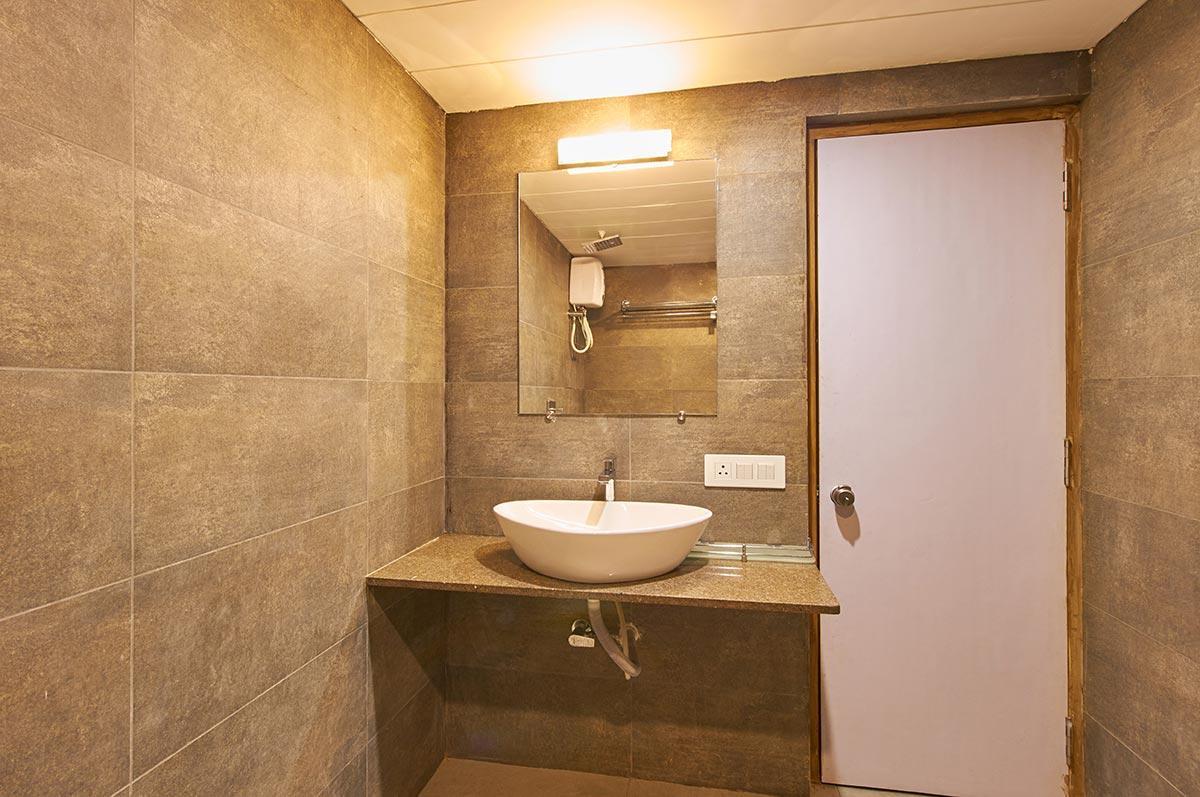 7 Wonders Hotel Gandhinagar Buitenkant foto