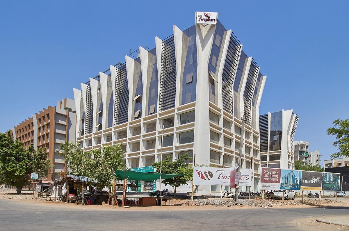 7 Wonders Hotel Gandhinagar Buitenkant foto