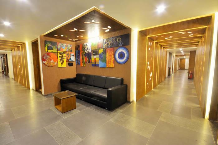 7 Wonders Hotel Gandhinagar Buitenkant foto