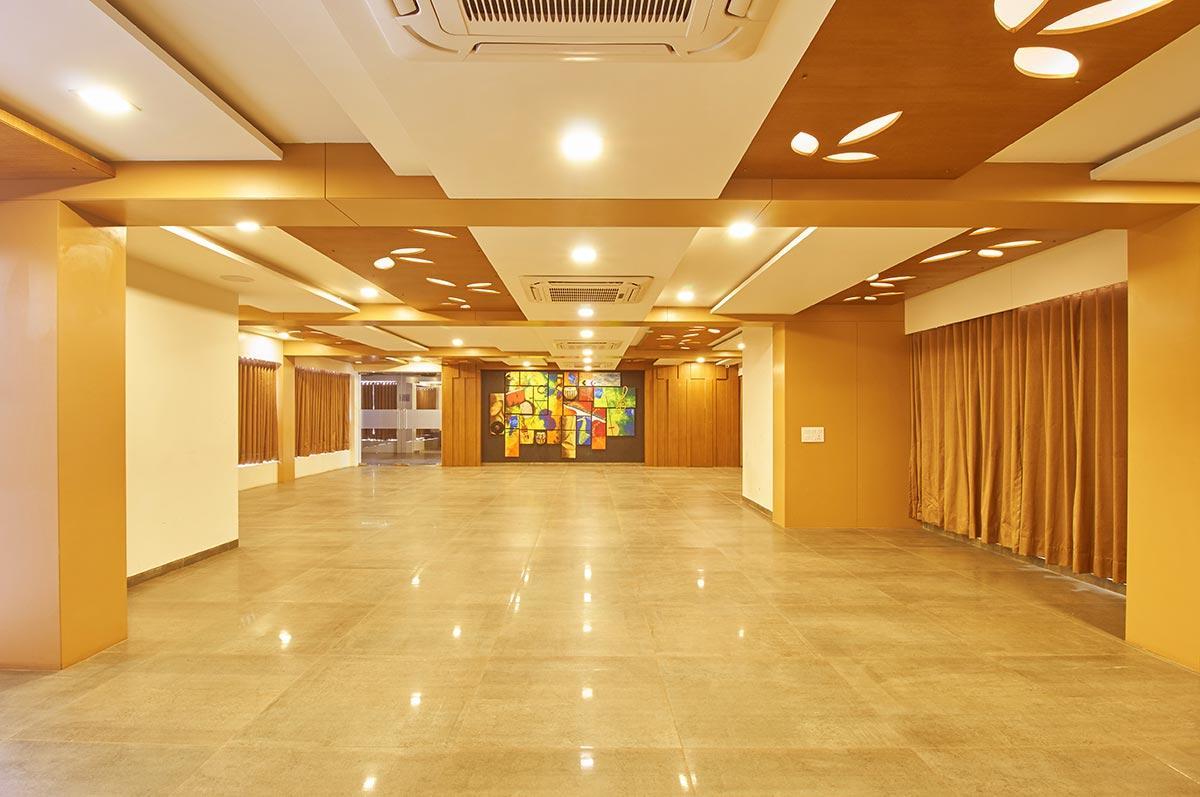 7 Wonders Hotel Gandhinagar Buitenkant foto