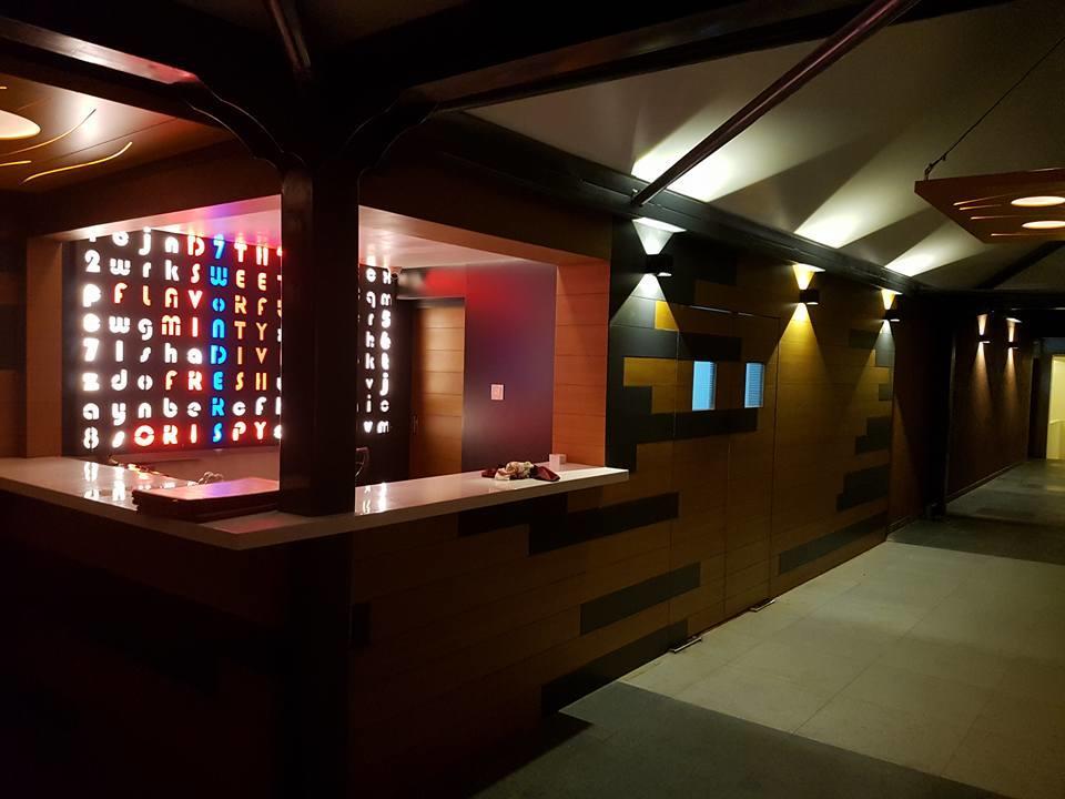 7 Wonders Hotel Gandhinagar Buitenkant foto