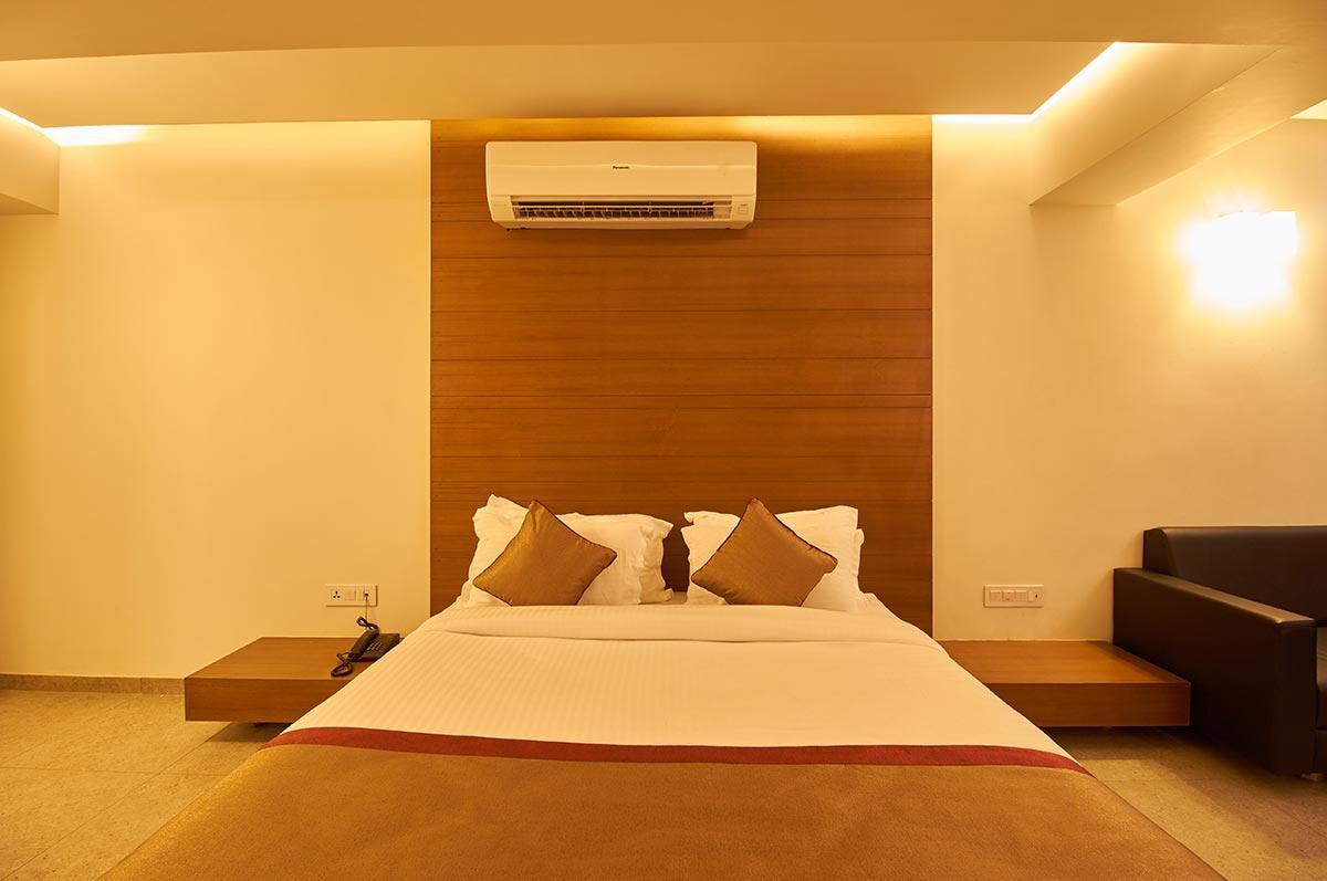 7 Wonders Hotel Gandhinagar Buitenkant foto